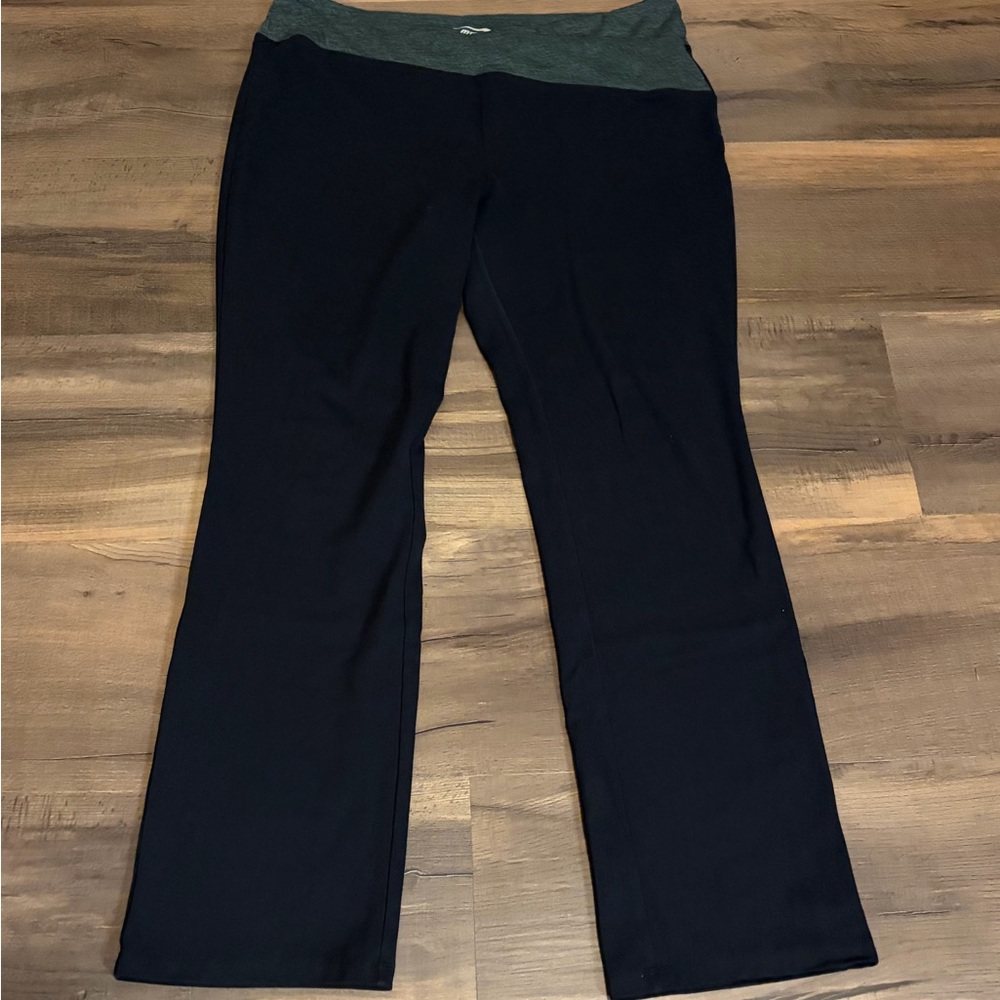 Womens MTA Sport Black Flare Yoga Pants with Dark Gray Waistband Size XL
